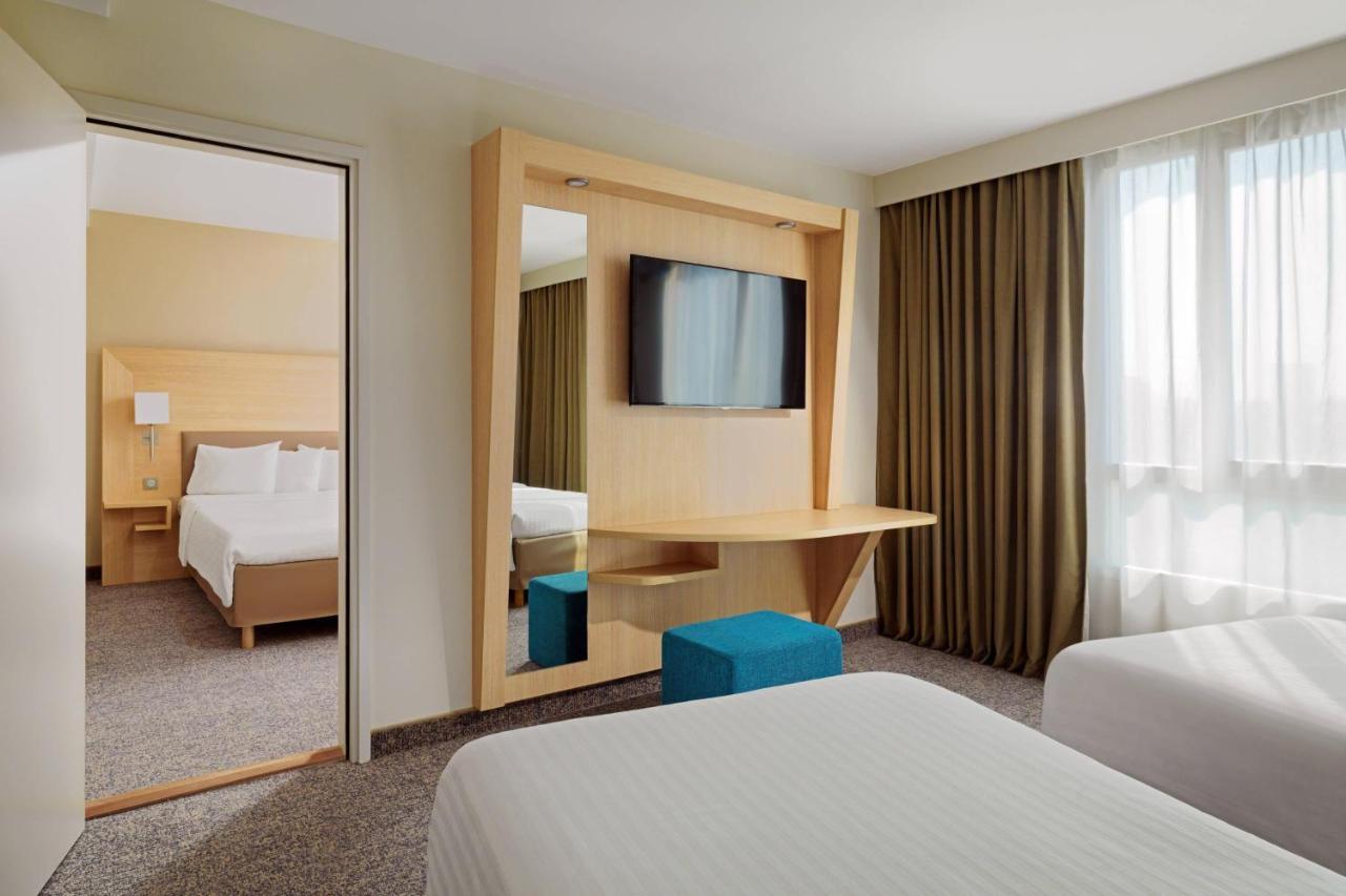 Готель Courtyard By Marriott Paris La Defense West - Colombes Коломб Екстер'єр фото