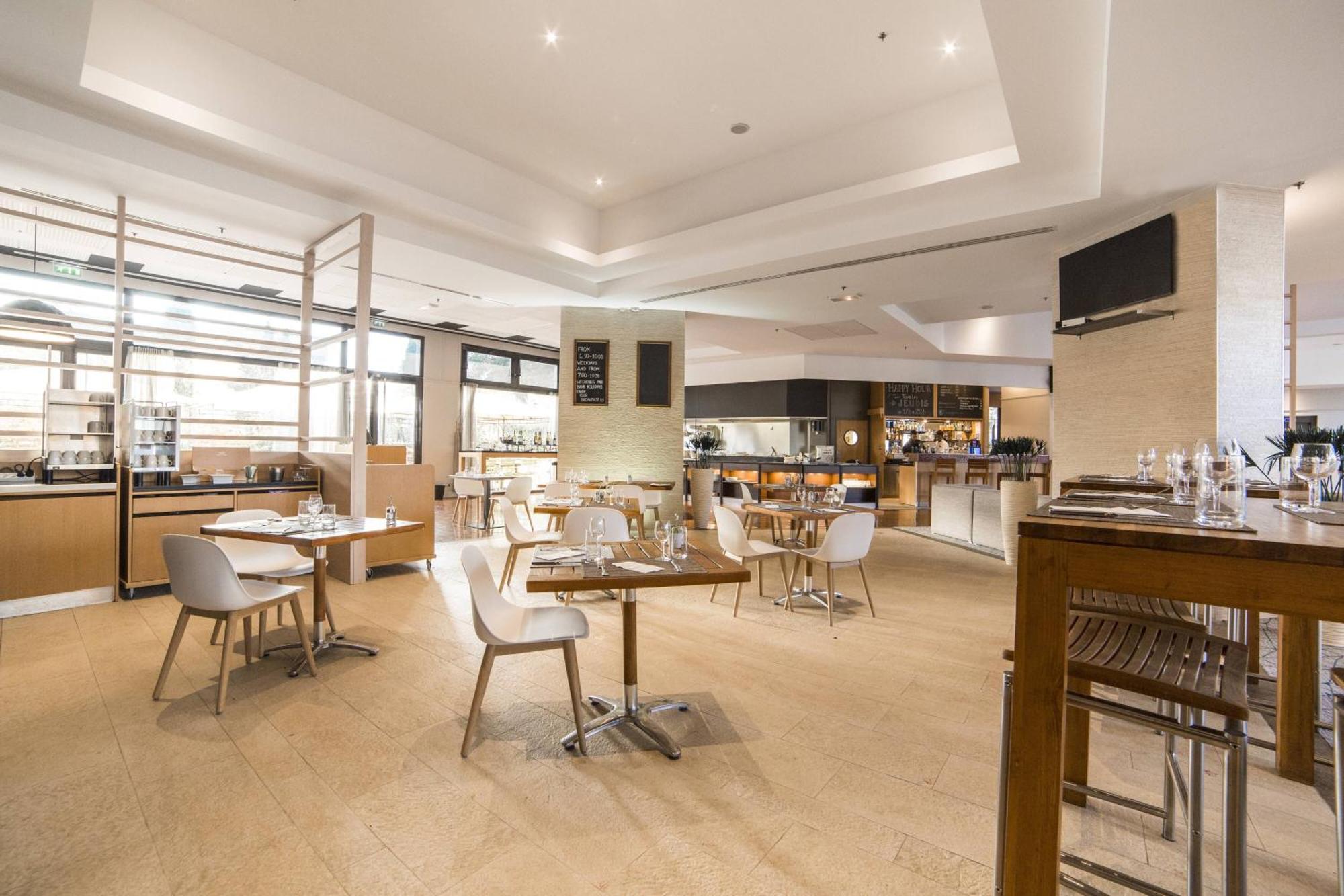 Готель Courtyard By Marriott Paris La Defense West - Colombes Коломб Екстер'єр фото