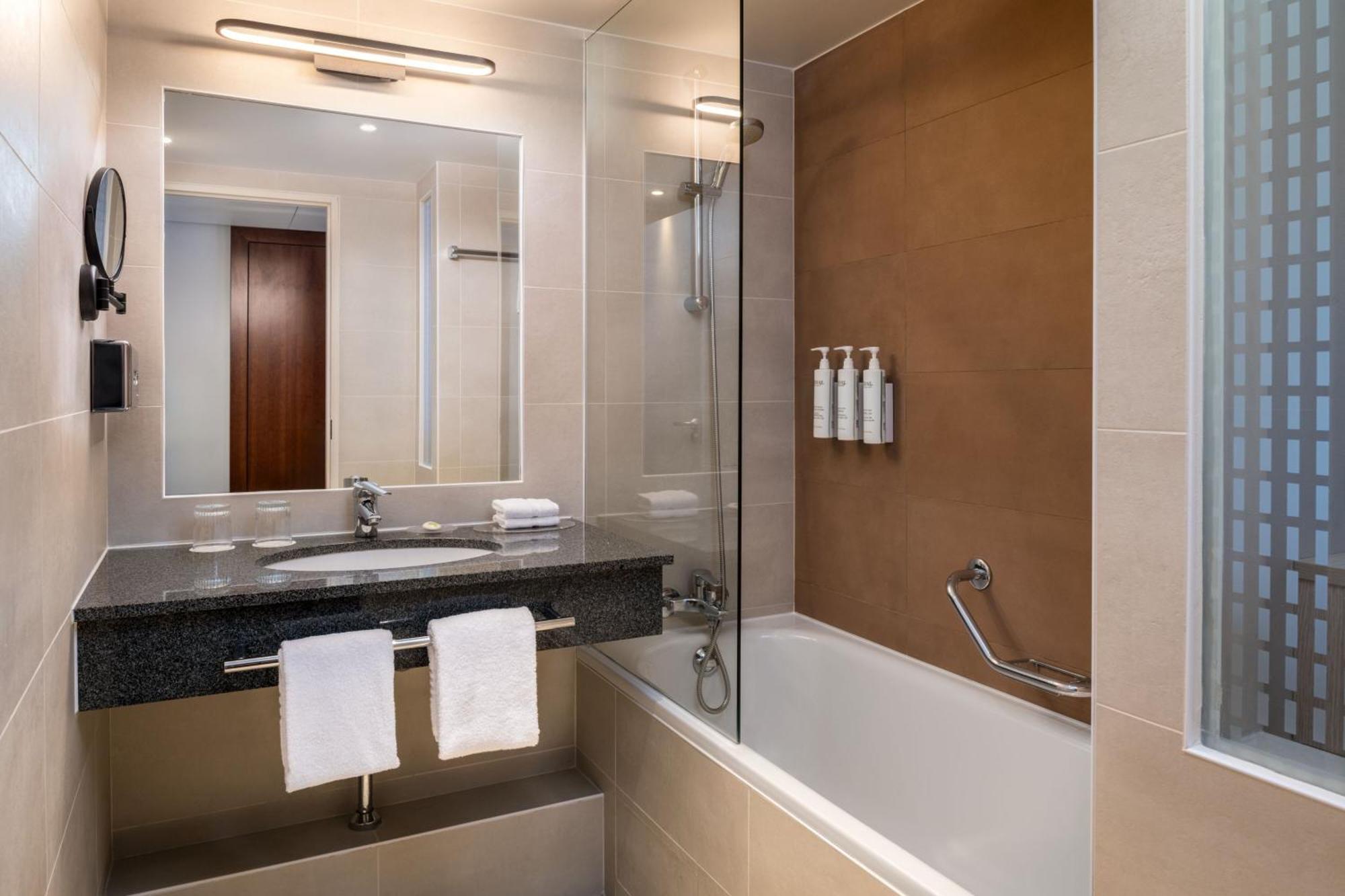 Готель Courtyard By Marriott Paris La Defense West - Colombes Коломб Екстер'єр фото