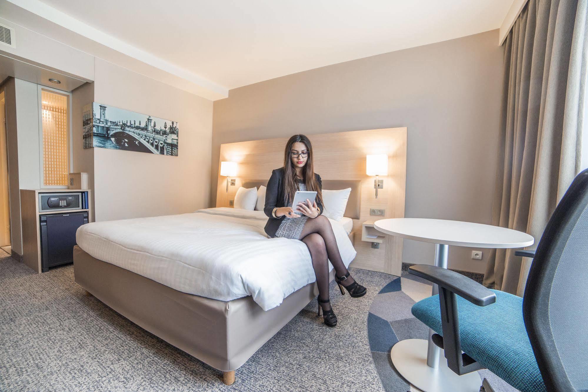 Готель Courtyard By Marriott Paris La Defense West - Colombes Коломб Екстер'єр фото