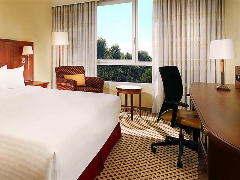 Готель Courtyard By Marriott Paris La Defense West - Colombes Коломб Екстер'єр фото
